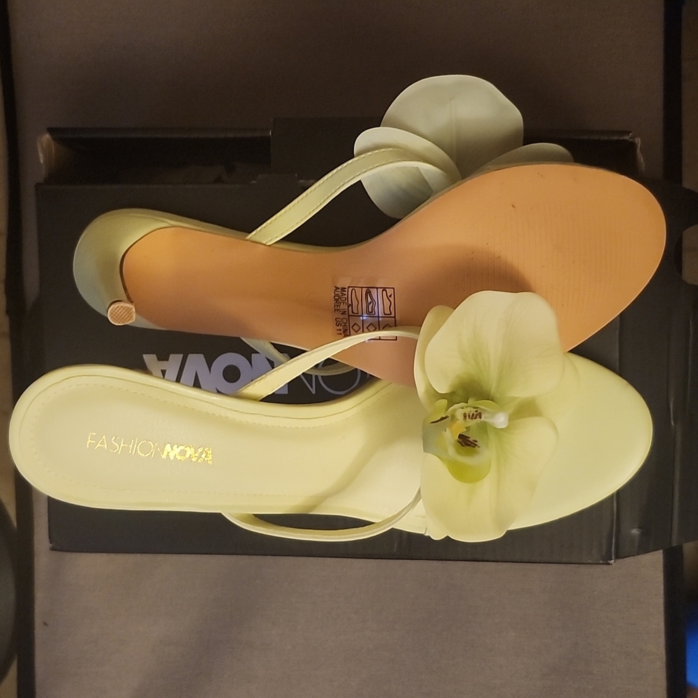 Size 11 Fashionova Yellow Heels